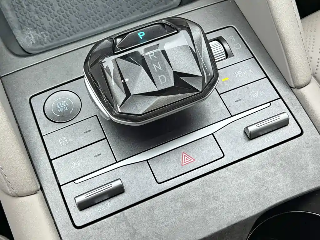 BYD Yuan UP — миниатюра 17