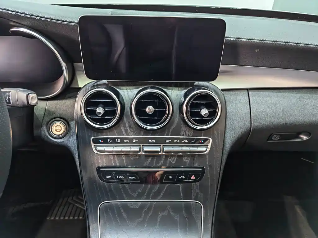 Mercedes-Benz C-Class — миниатюра 8