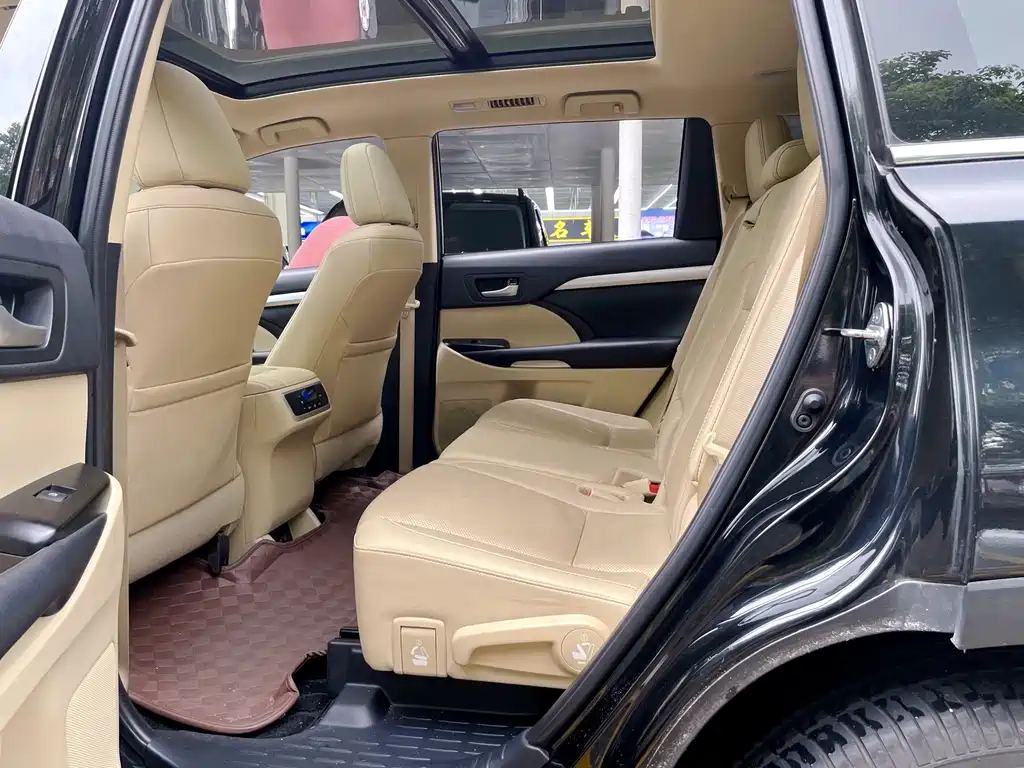 Toyota Highlander 2018 2.0T Luxury 7 мест VI