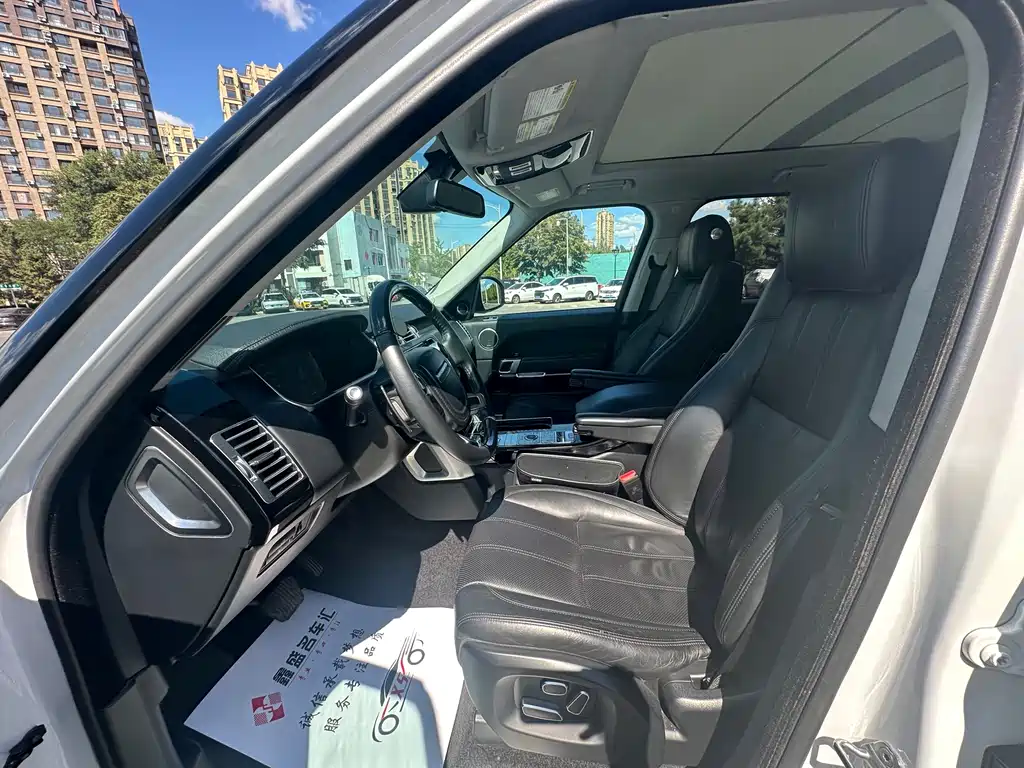 Land Rover Range Rover — миниатюра 7