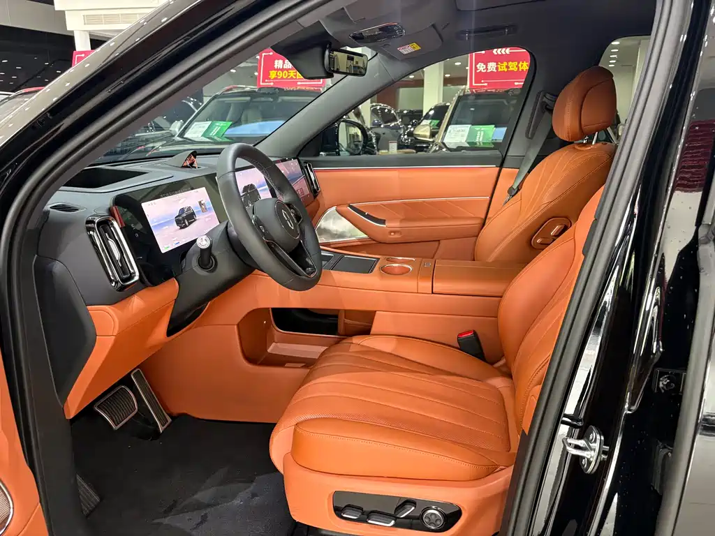 Aito M8 2025 Max+ 53.4kWh 6 мест (192 ）
