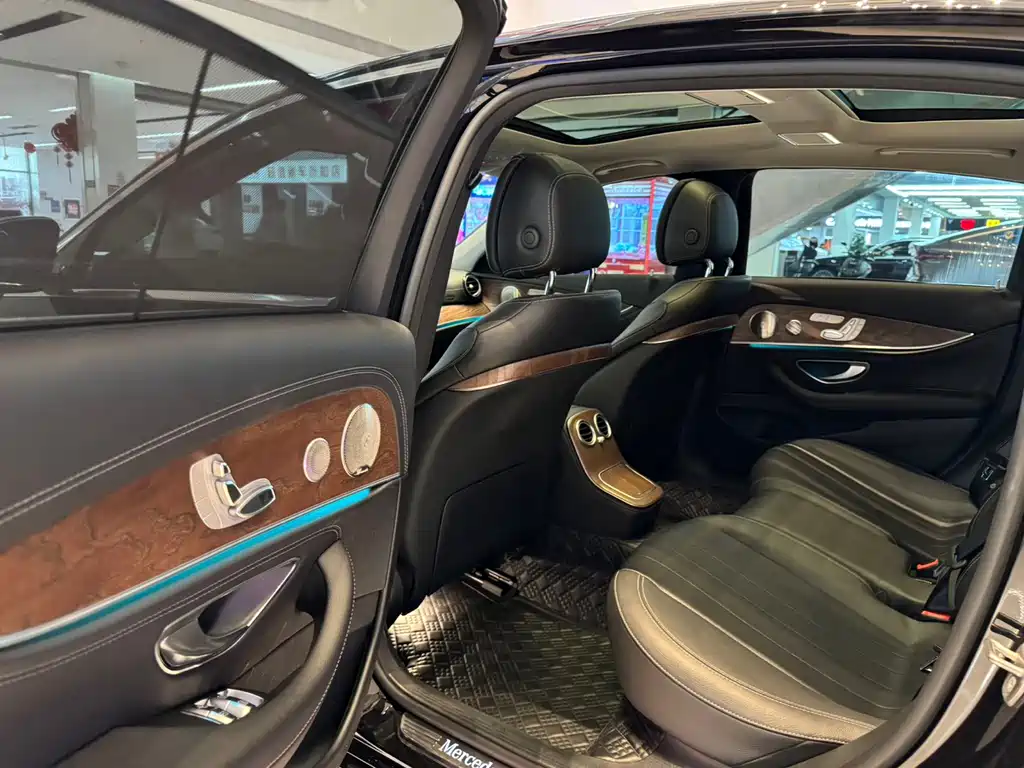 MERCEDES-BENZ E CLASS