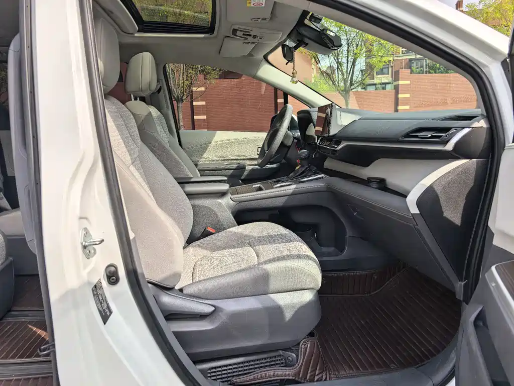 Toyota Sienna — миниатюра 25