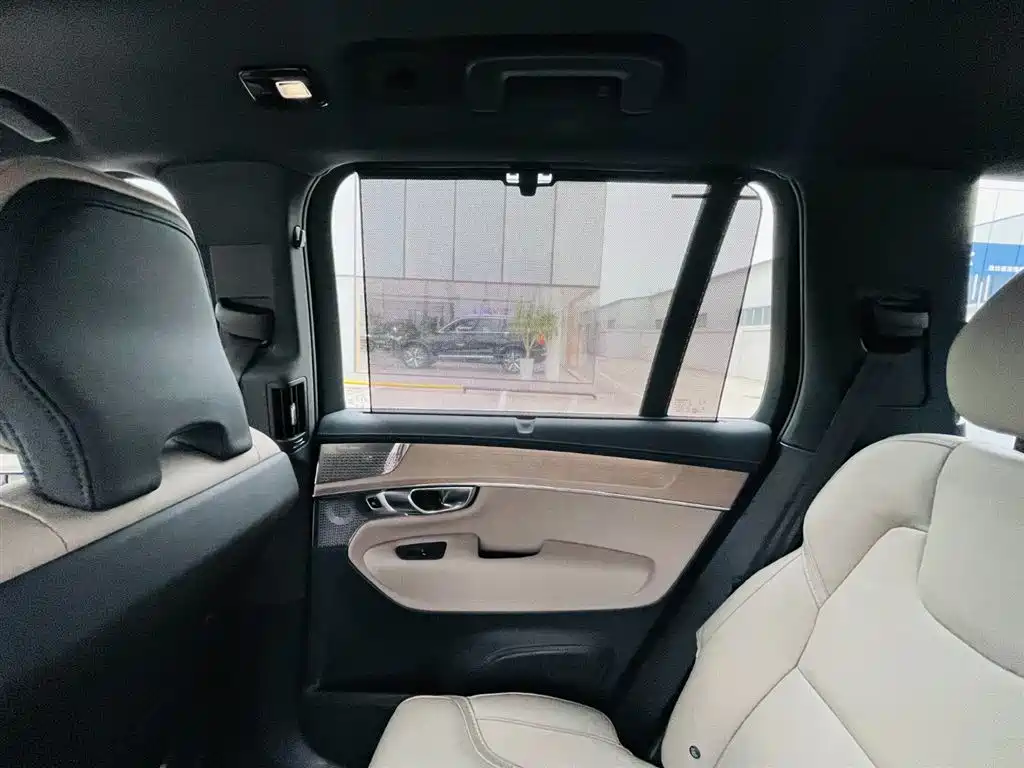 Volvo XC90 PHEV Facelift T8 Smart Supreme Luxury Edition 7 seats, фото 13