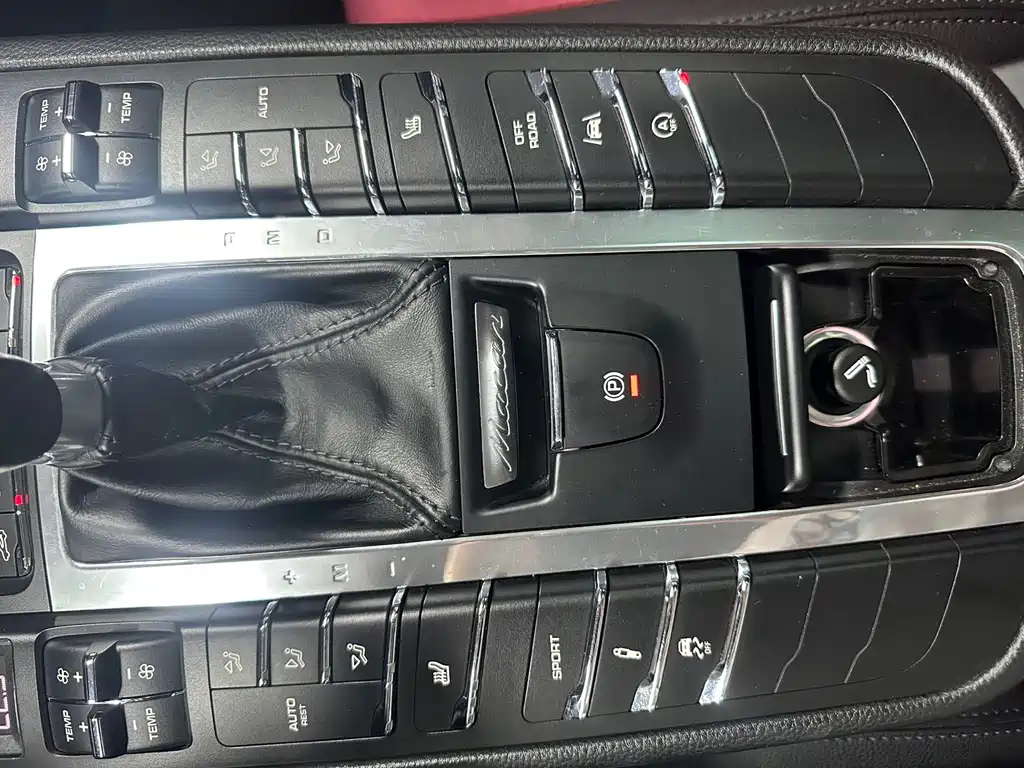 Porsche Macan — миниатюра 14