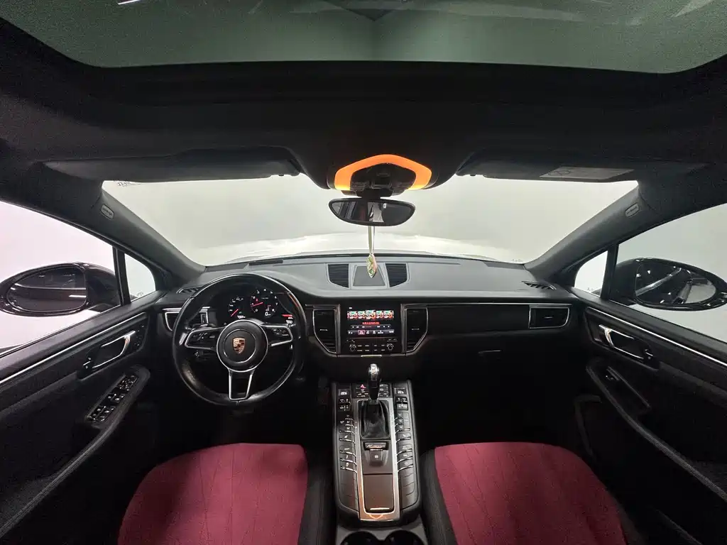 Porsche Macan — миниатюра 18