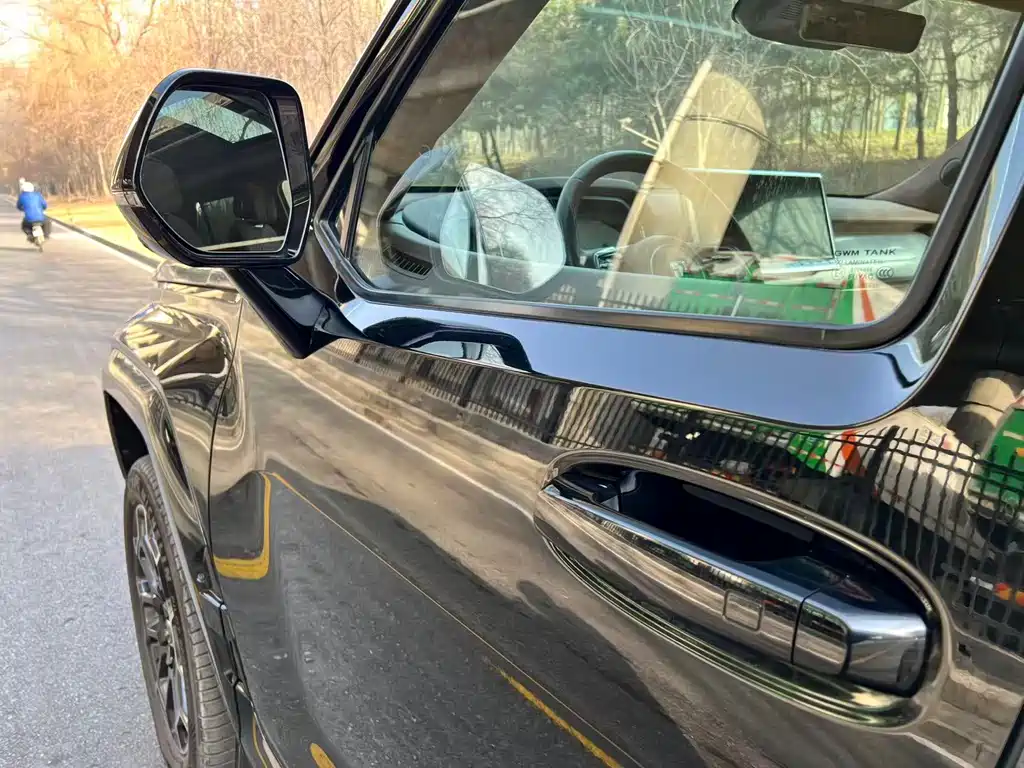 TANK TANK 700 NEW ENERGY