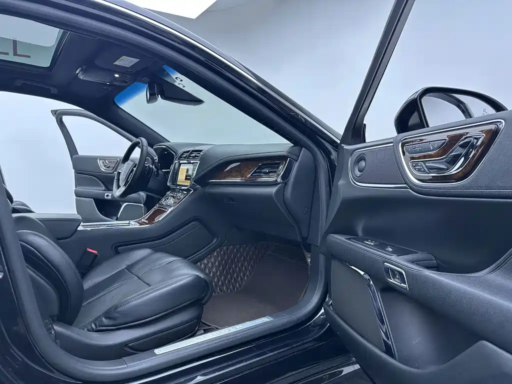 Lincoln Continental — миниатюра 20