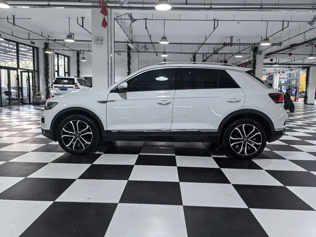 Volkswagen T-Roc — миниатюра 7