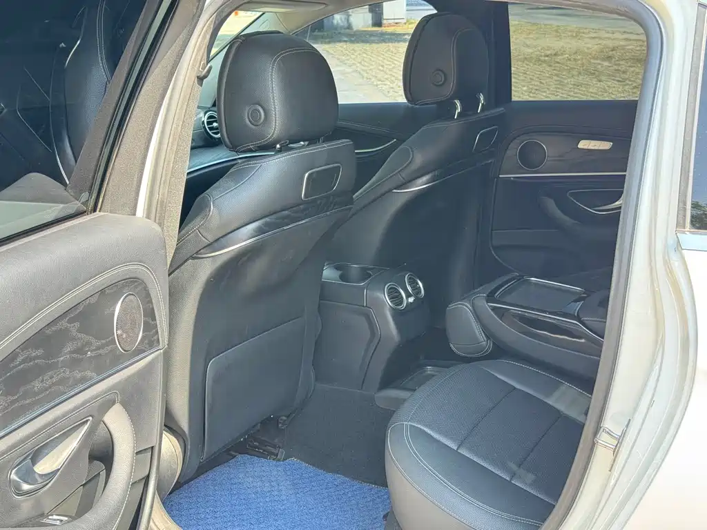 Mercedes-Benz E-Class — миниатюра 14