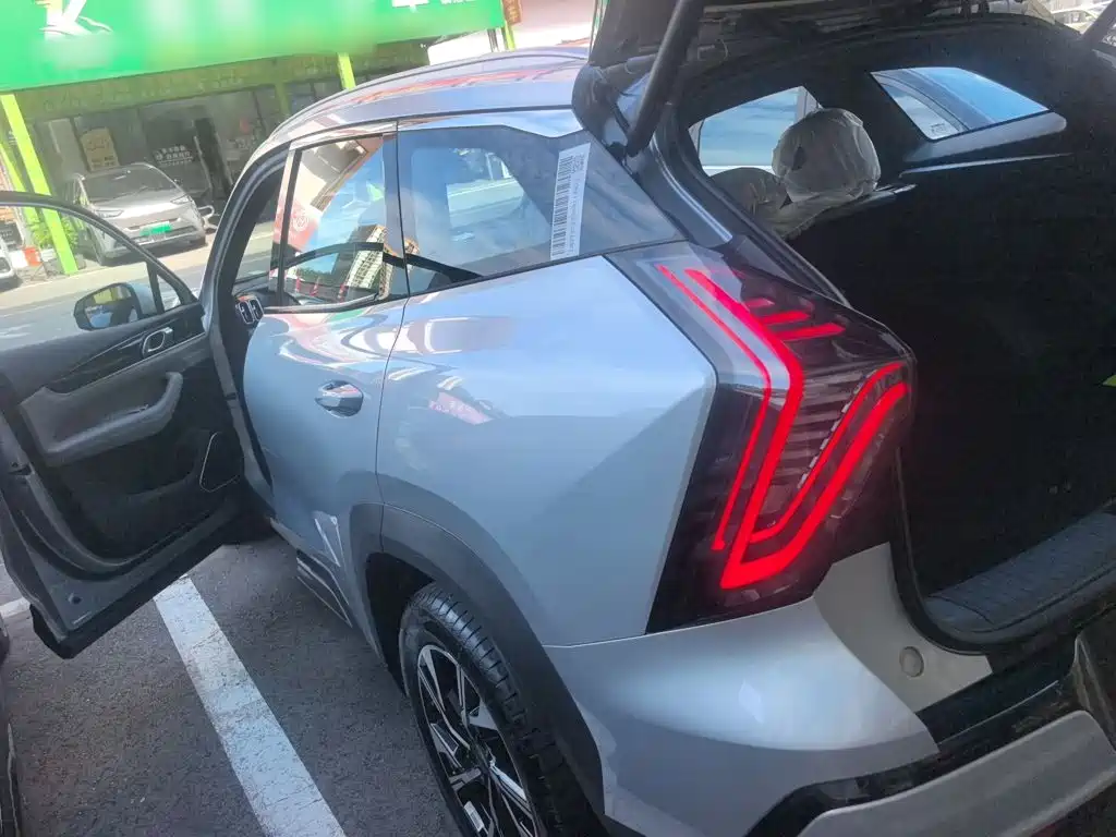 Geely Boyue L — миниатюра 22
