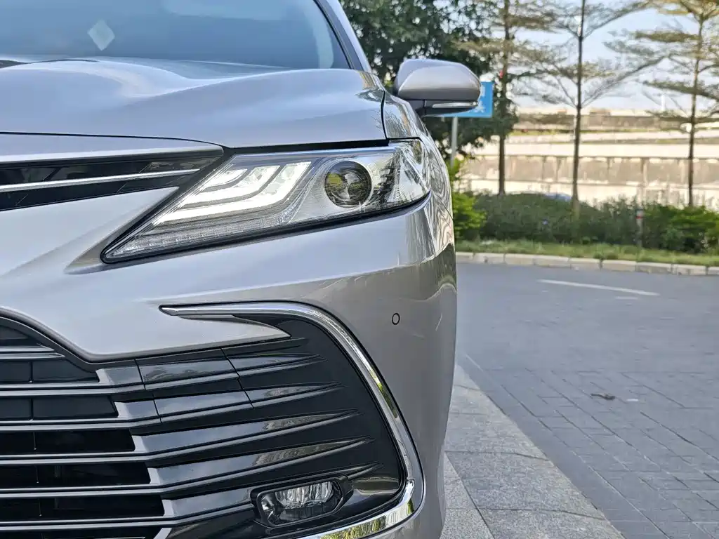 Toyota Camry — миниатюра 19