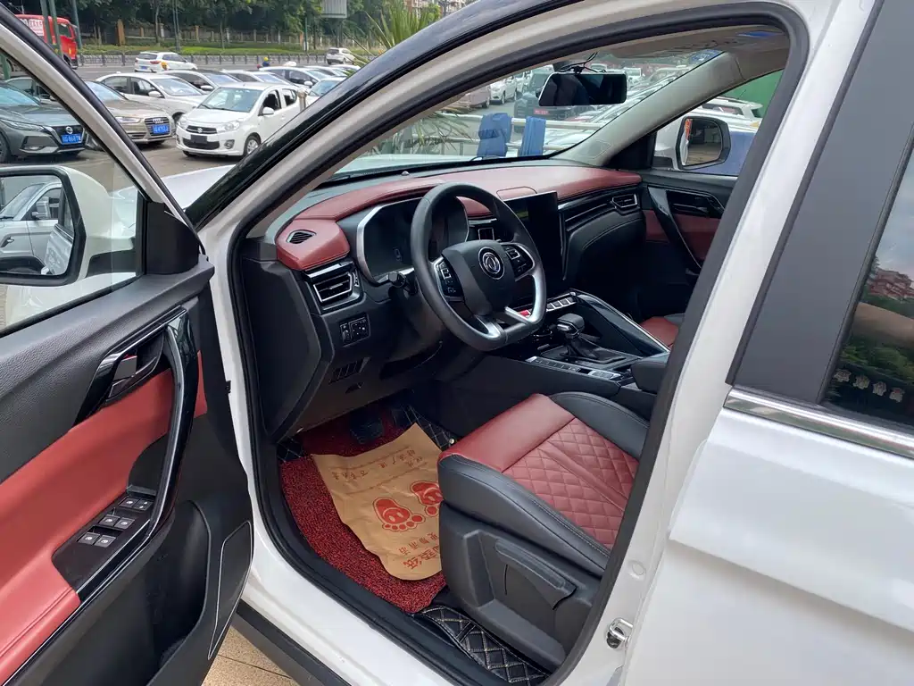 Dongfeng T5 2020 1.5T AT Luxury VI