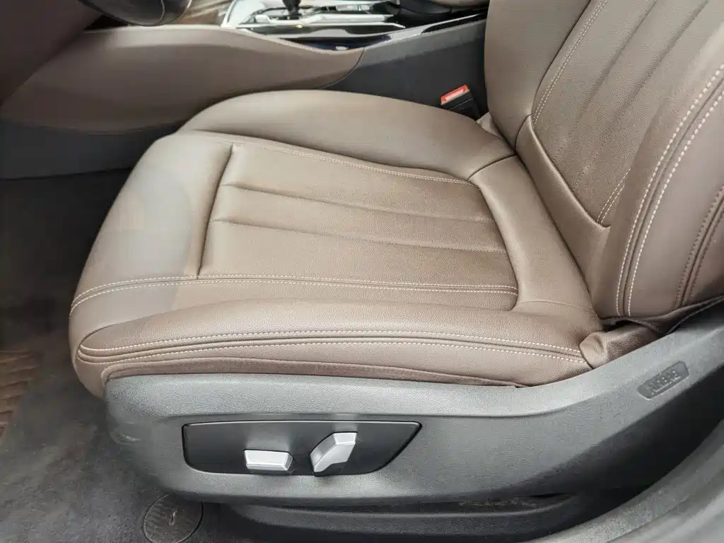 BMW 5 Series — миниатюра 20
