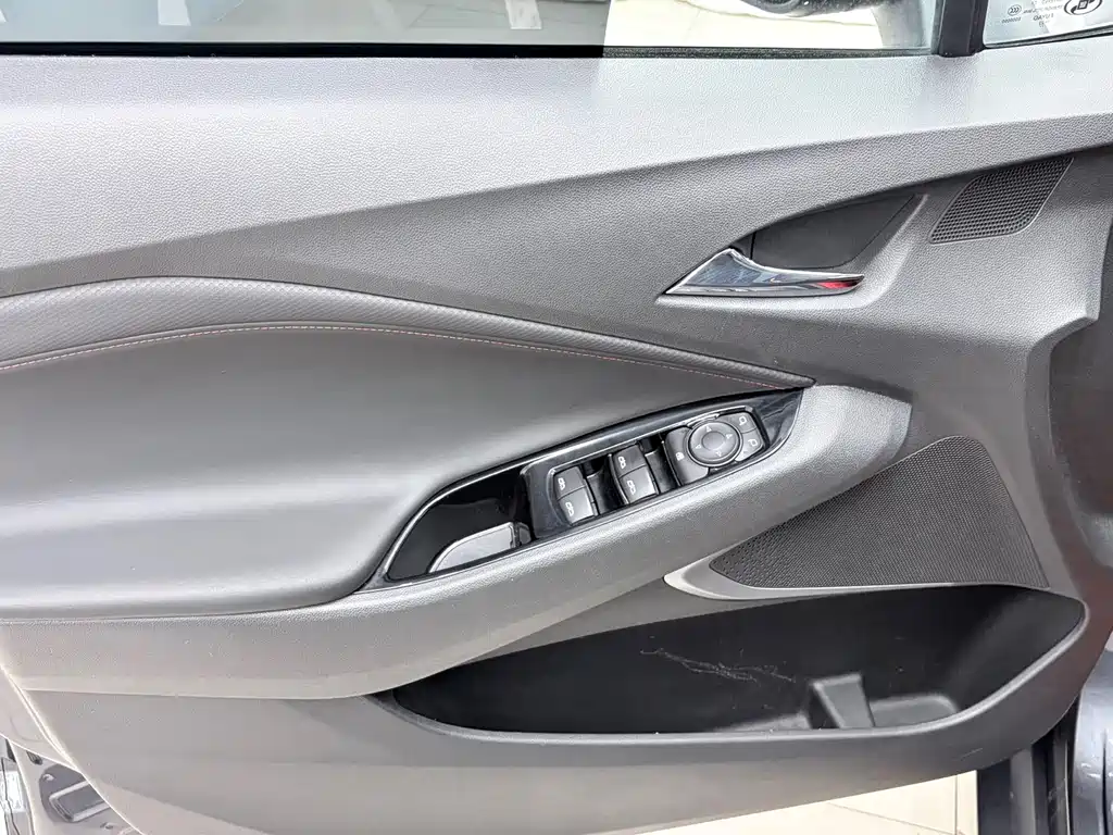 Chevrolet Volando — миниатюра 8