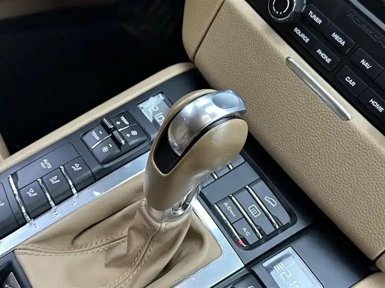 Porsche Macan — миниатюра 10