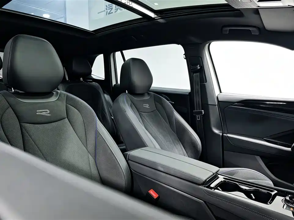 Volkswagen Tiguan L — миниатюра 8
