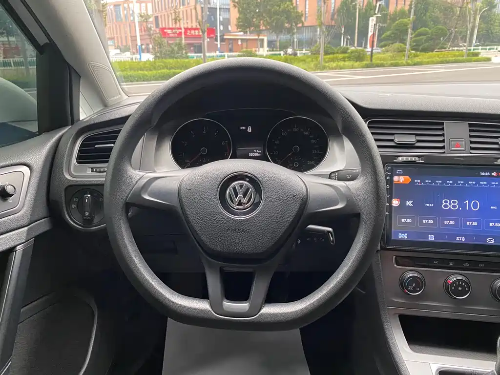 Volkswagen Golf — миниатюра 13