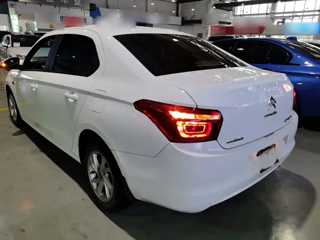 Citroen Elysee — миниатюра 5