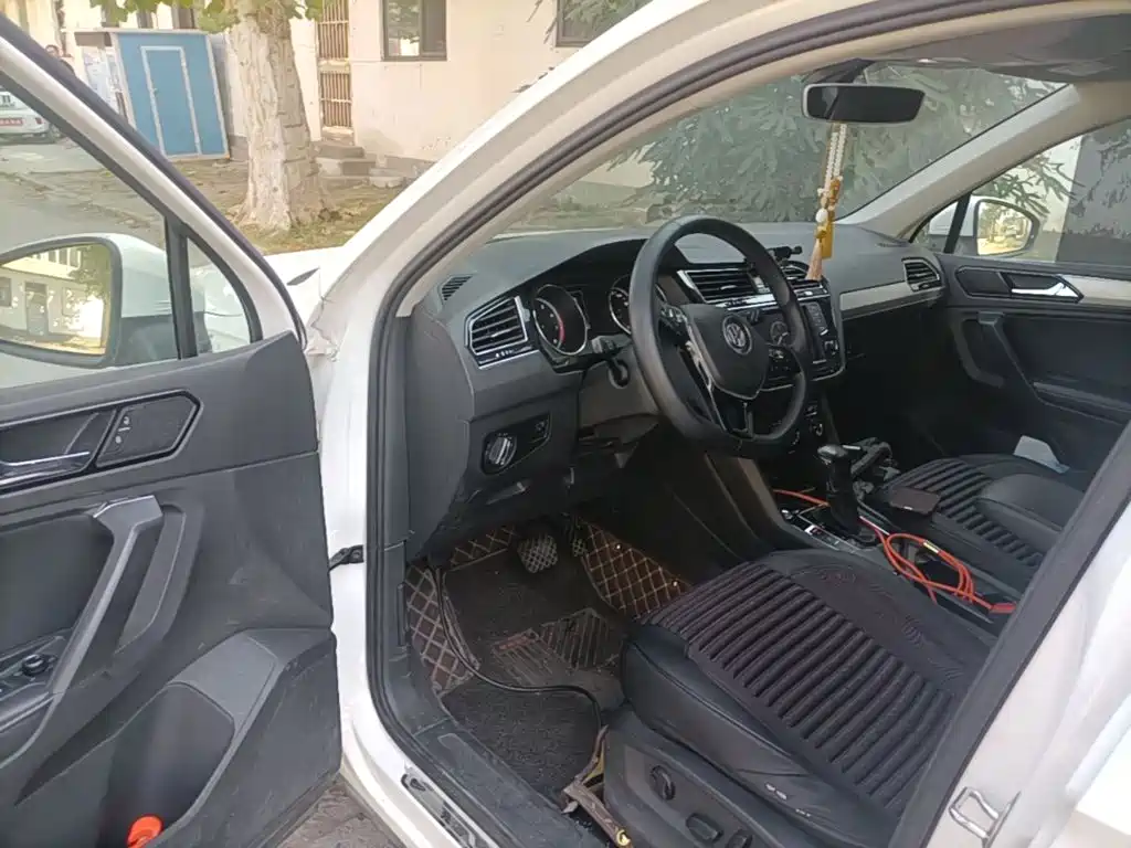 Volkswagen Tiguan L — миниатюра 16