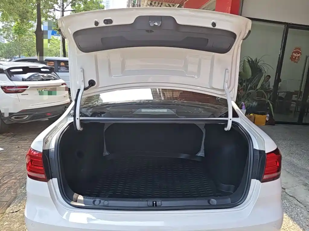 Volkswagen Lavida — миниатюра 19
