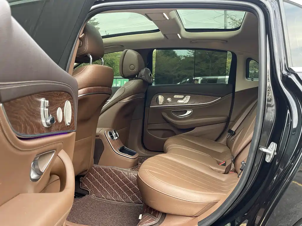 MERCEDES-BENZ E CLASS