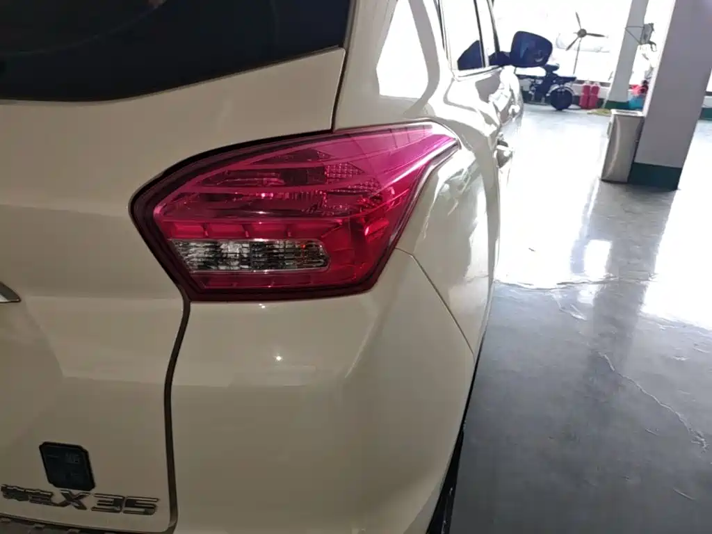 BAIC Senova X35 — миниатюра 8