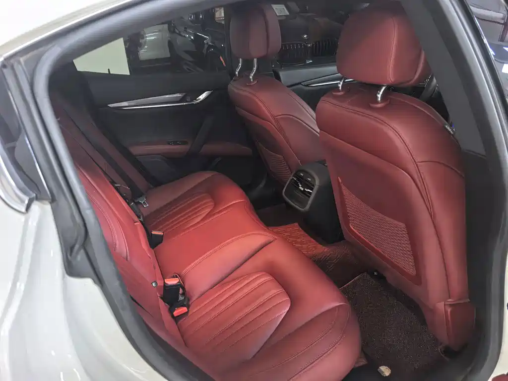 Maserati Ghibli — миниатюра 7
