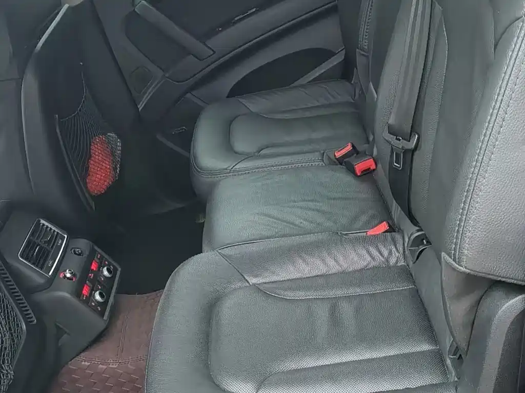Audi Q7 — миниатюра 9