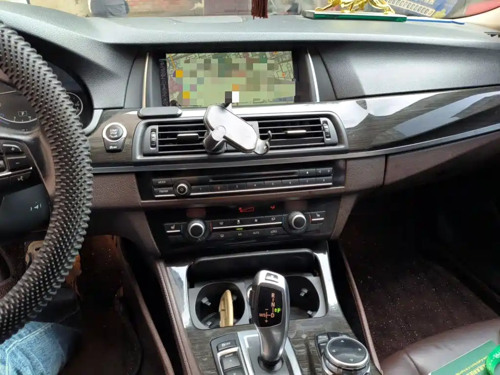 BMW 5 Series — миниатюра 6