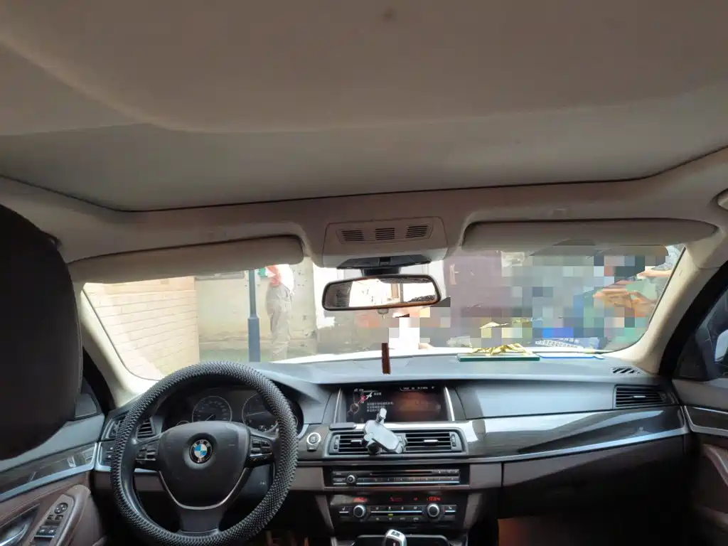 BMW 5 Series — миниатюра 9