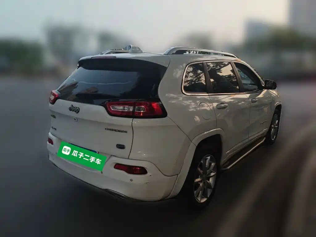 Jeep Cherokee — миниатюра 4