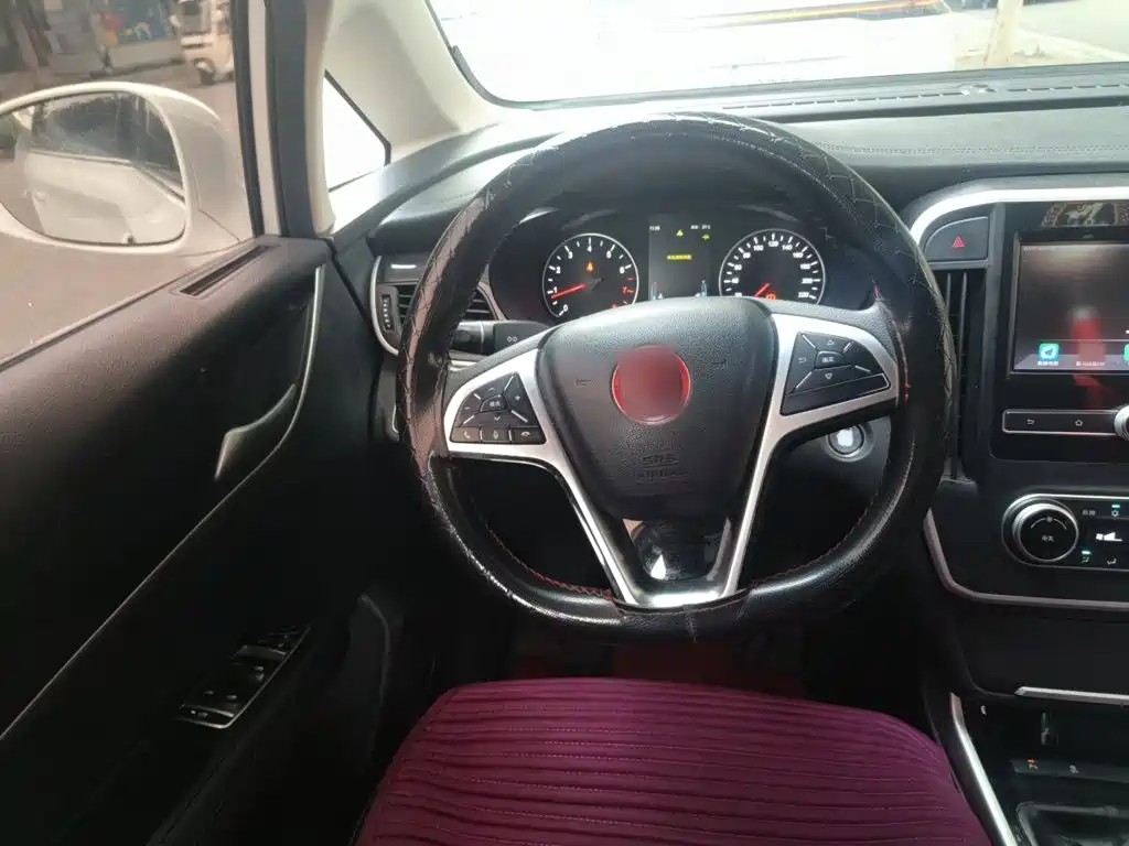 BYD MAX — миниатюра 6