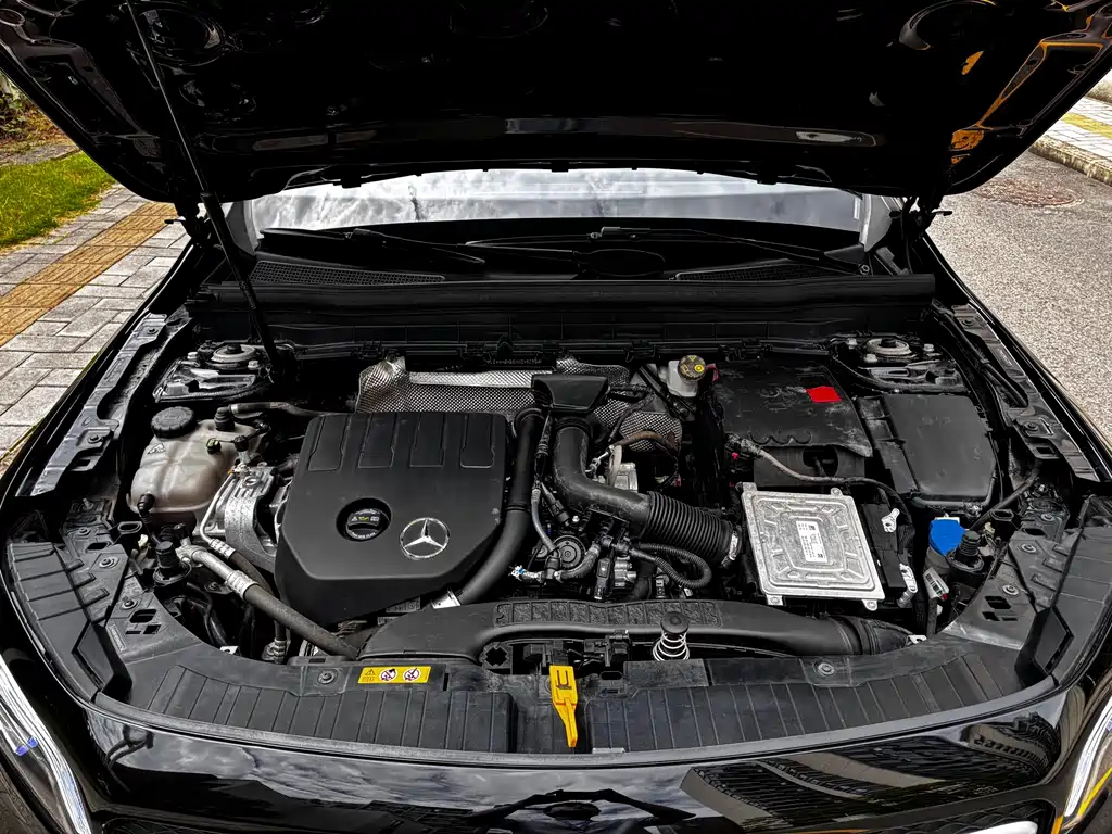 Mercedes-Benz GLB — миниатюра 24
