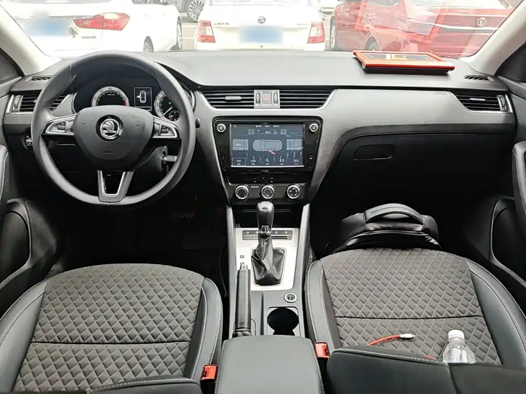 Skoda Octavia — миниатюра 10