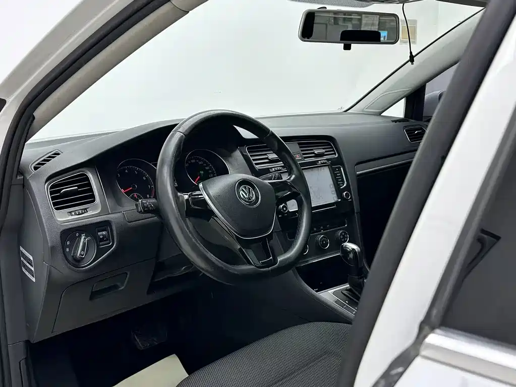 Volkswagen Golf 2015 1.4TSI AT Comfort
