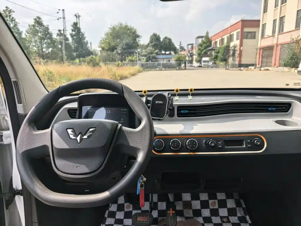 Wuling MINIEV — миниатюра 8