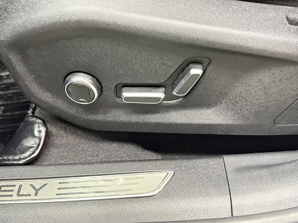 Geely Xingyue L — миниатюра 16