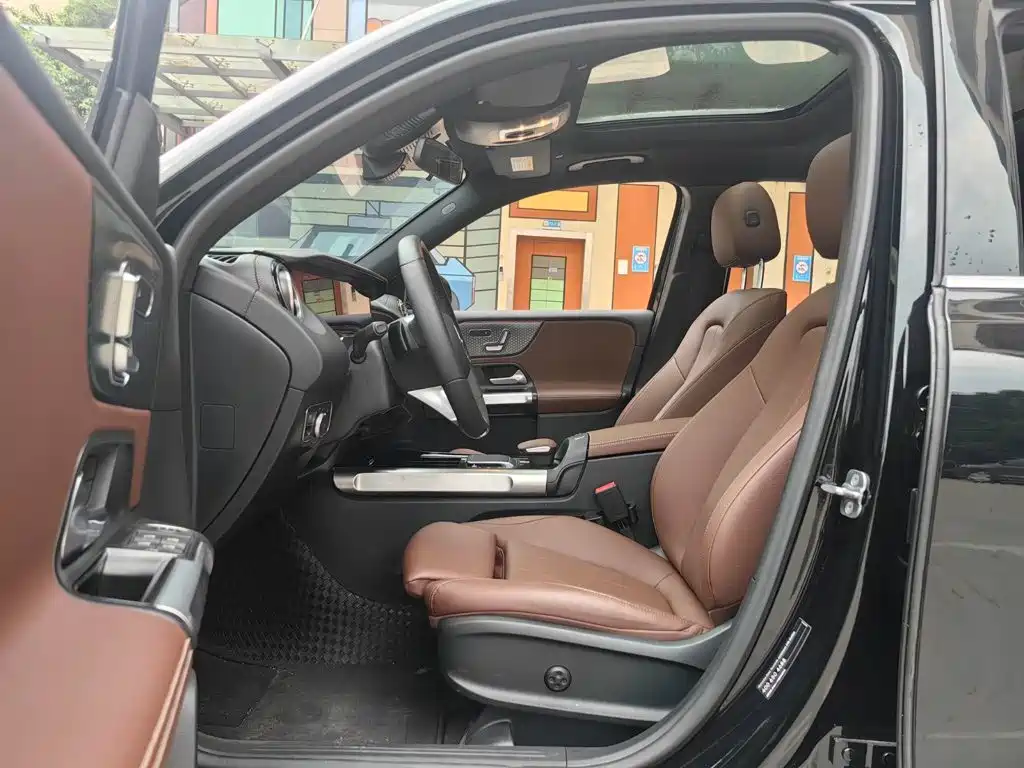 Mercedes-Benz GLB — миниатюра 6