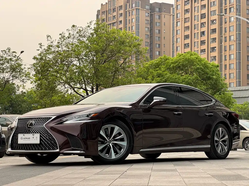 Lexus LS 2019