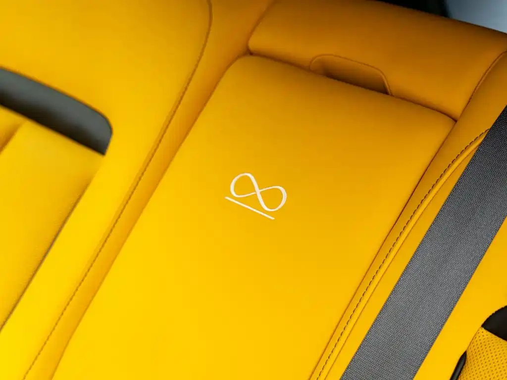 Rolls-Royce Cullinan — миниатюра 16