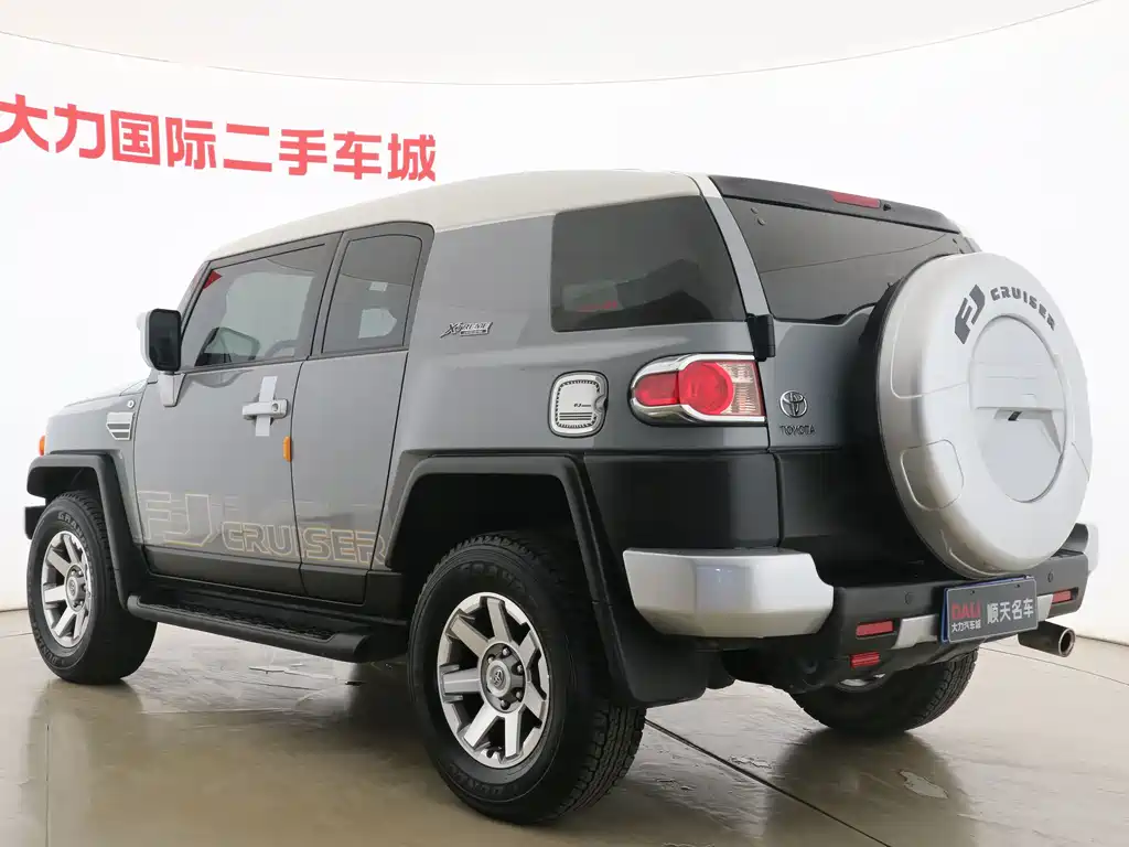 Toyota FJ Cruiser — миниатюра 13