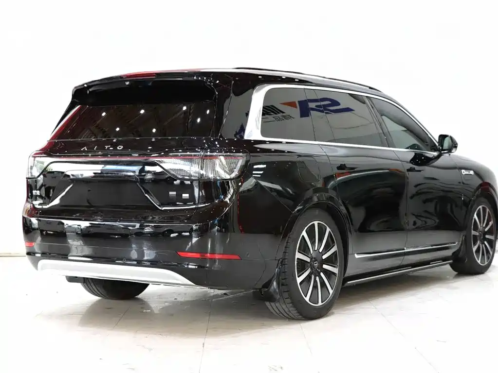 AITO ASK THE WORLD M9