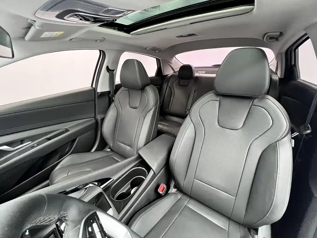 Hyundai Elantra — миниатюра 13