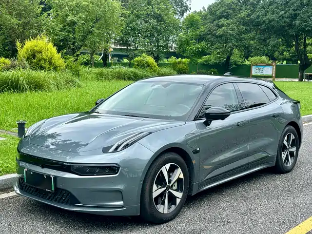 2022 Zeekr 001