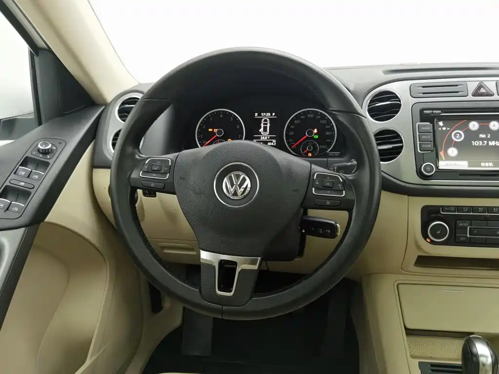 Volkswagen Tiguan — миниатюра 11