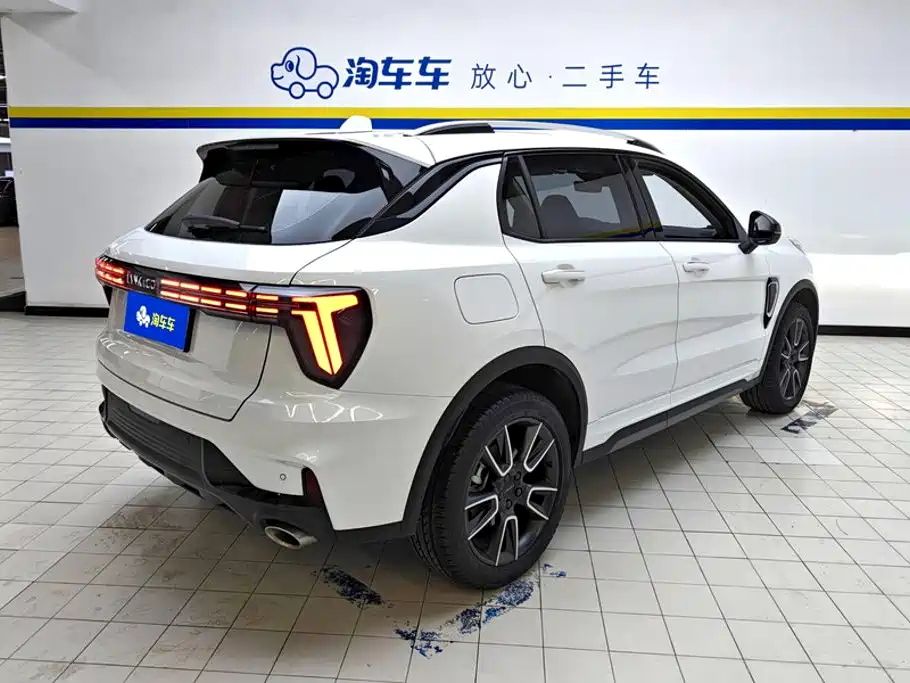 Lynk & Co 01 — миниатюра 3