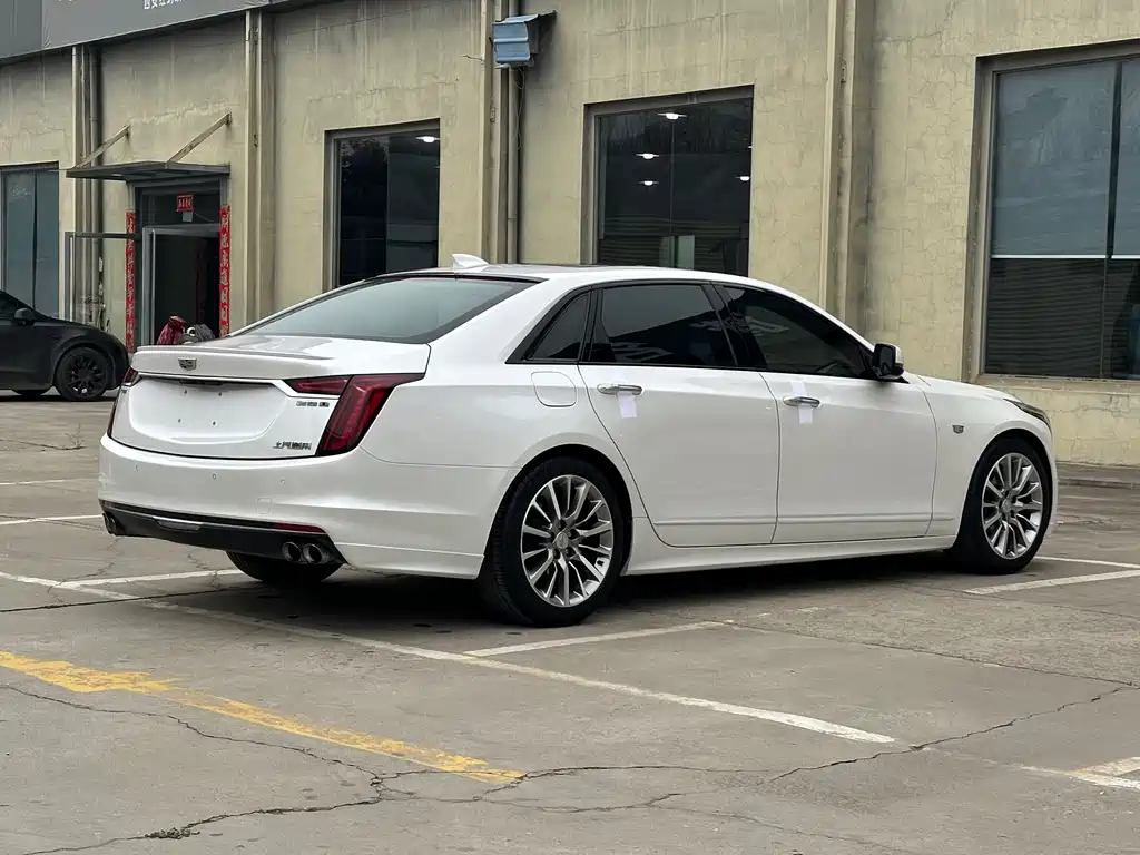 CADILLAC CT6