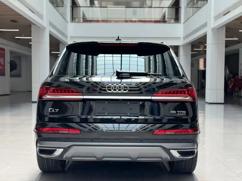 Audi Q7 — миниатюра 6