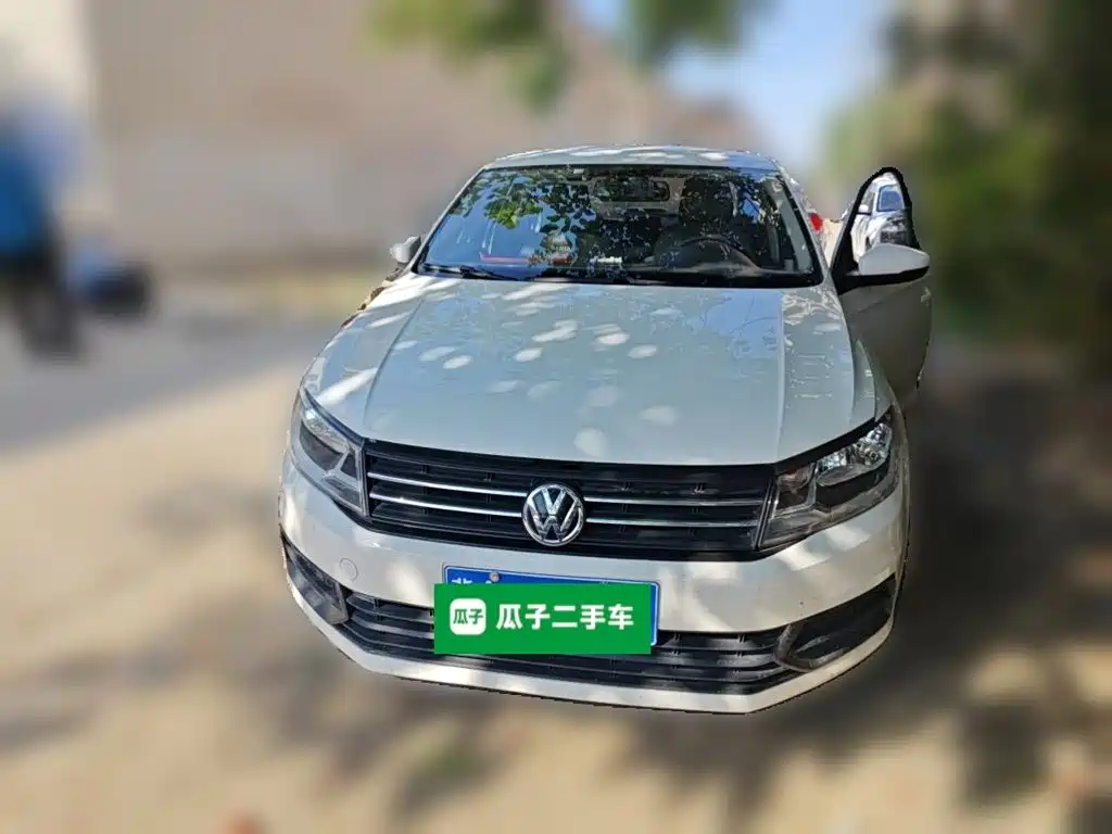 Volkswagen Santana — миниатюра 2